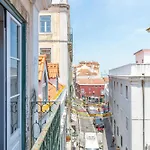 Alfama Central Apt With Open Air - Up To 30 Guests