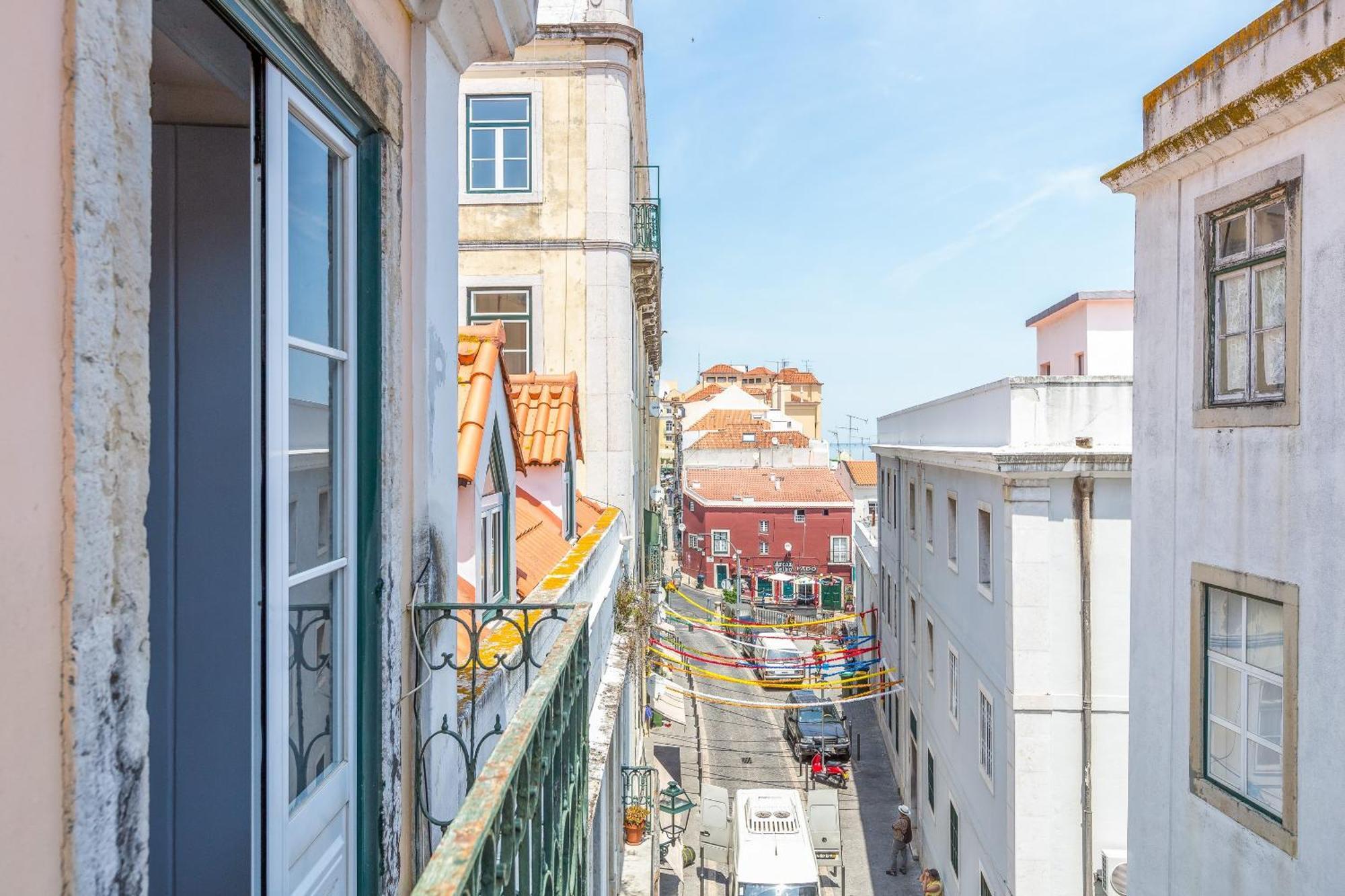 Alfama With Open Air - Up To 30 Guests *